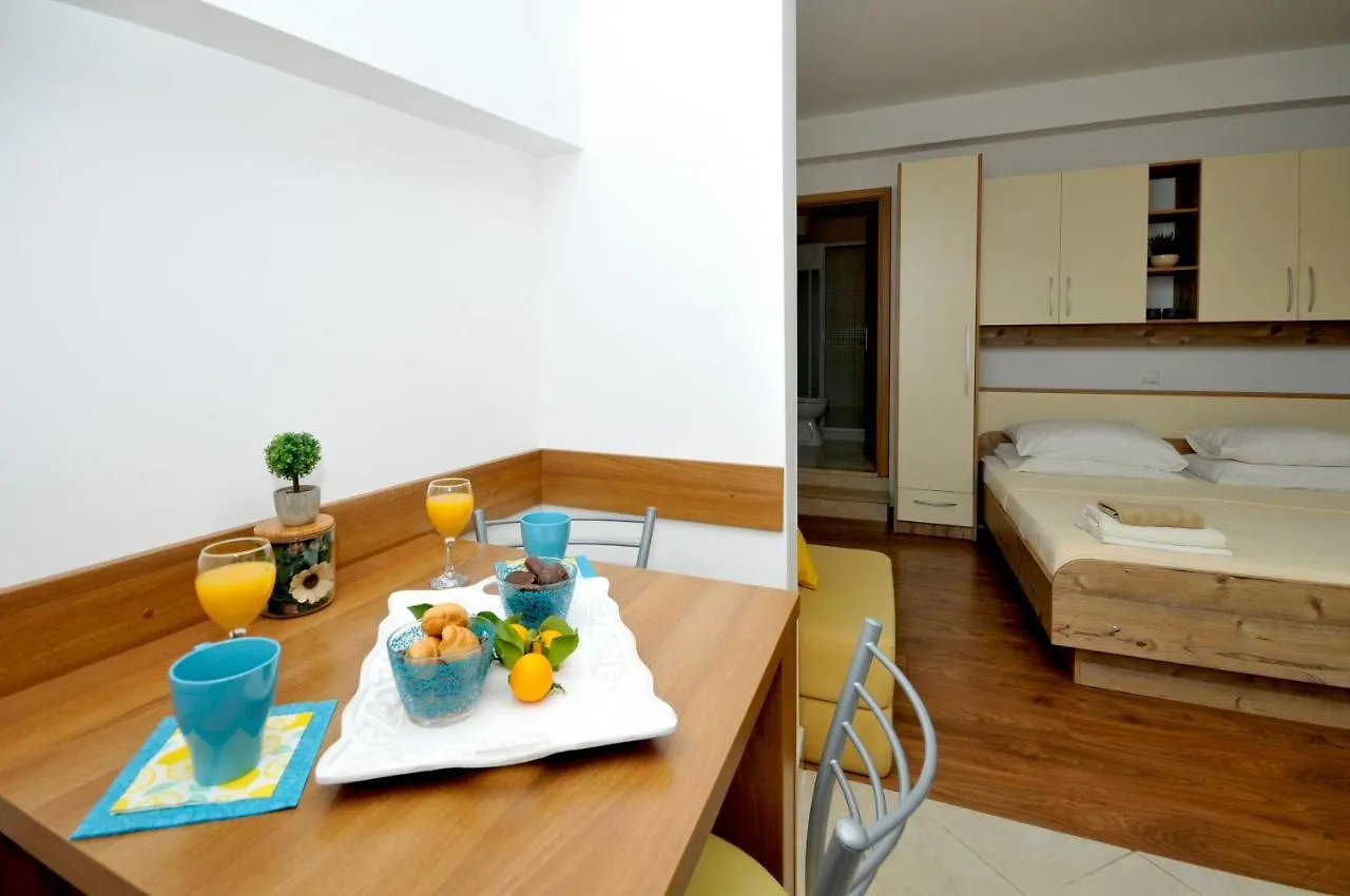 Apartments Penic Трогир