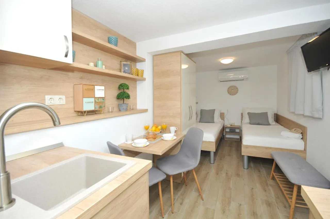 Apartments Penic Трогир