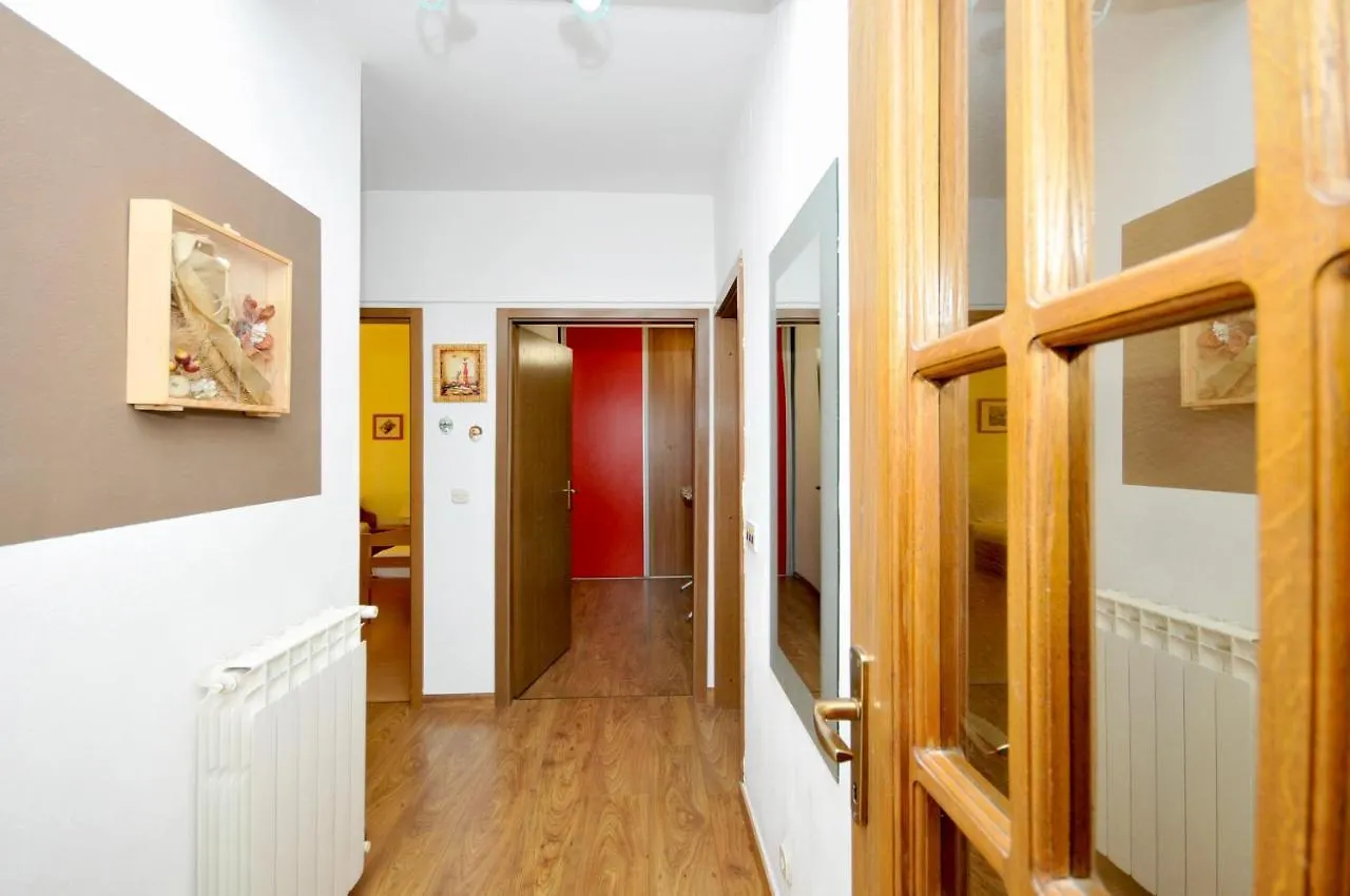 Apartments Penic Трогир