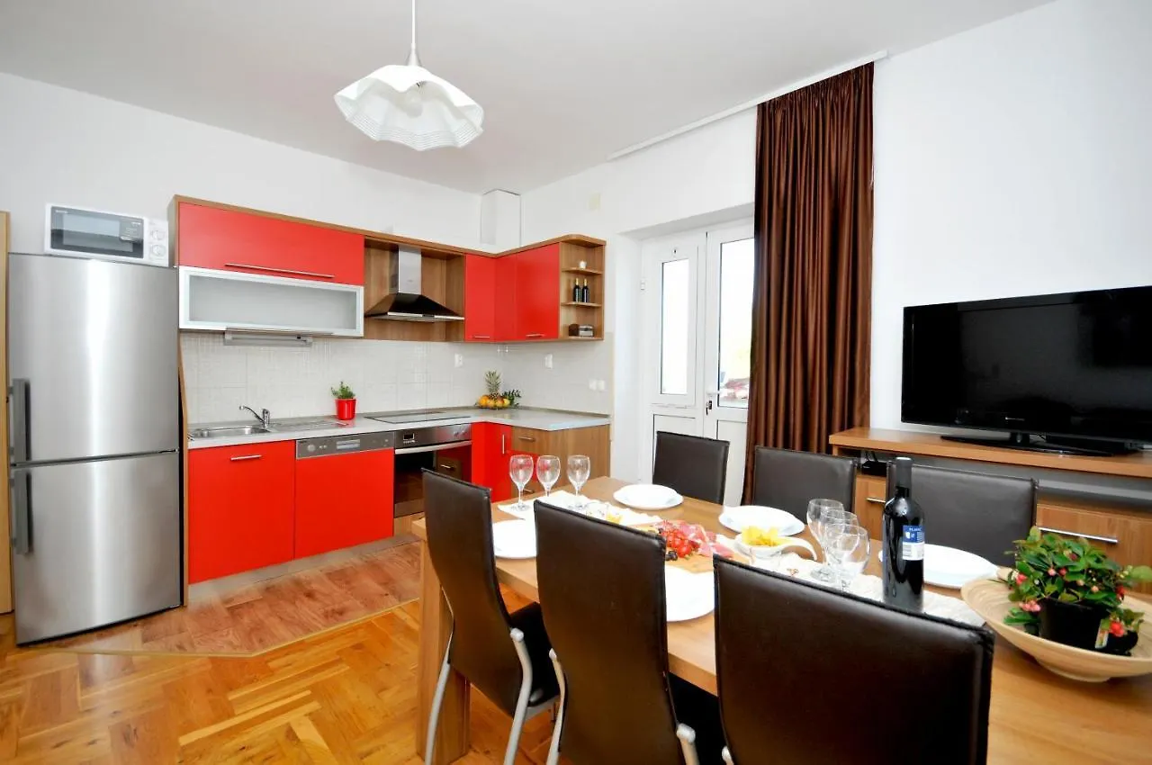 Apartments Penic Трогир